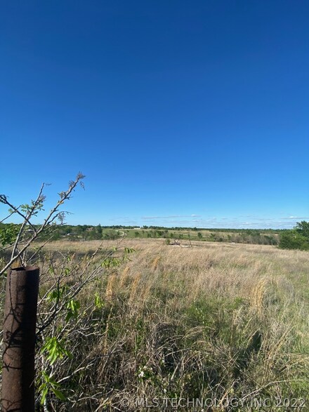 4083 Meadow Rd, Davis, OK 73030
