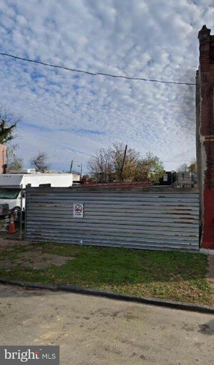 911 N 47th St, Philadelphia, PA 19131