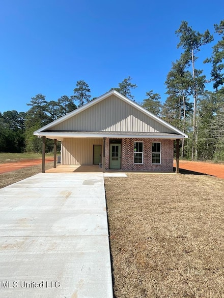 4 Dan Stewart Rd, Picayune, MS 39466