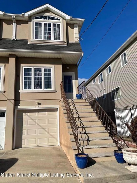 515 Mill Rd Unit 519, Staten Island, NY 10306