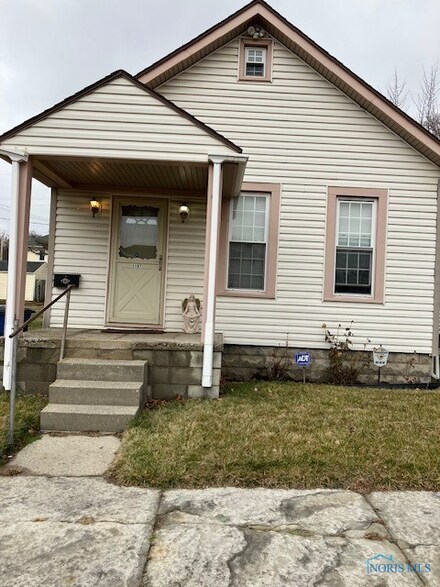 1107 Peck St, Toledo, OH 43608