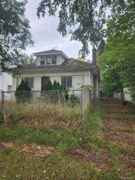 633 E Flint Park Blvd, Flint, MI 48505