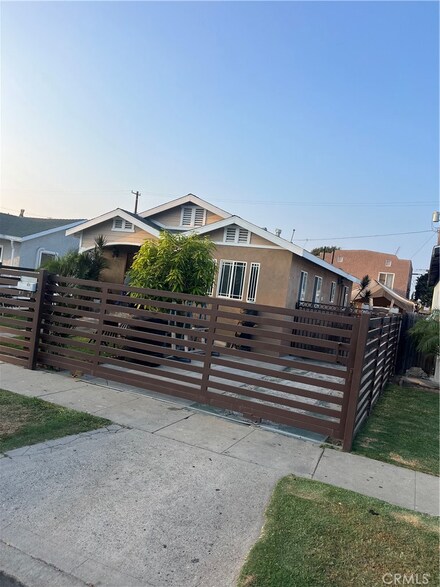 835 E 90th St, Los Angeles, CA 90002