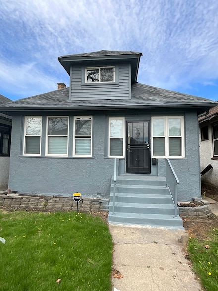 7606 S Luella Ave, Chicago, IL 60649