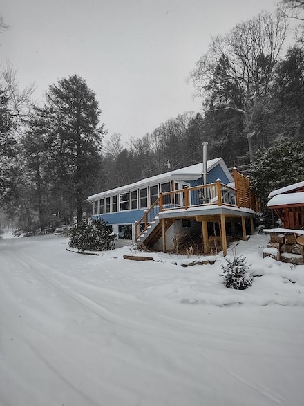 371 Peaceful Valley Rd, Oil City, PA 16301