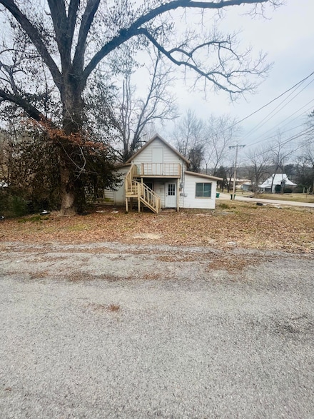 604 Poplar St, Thayer, MO 65791