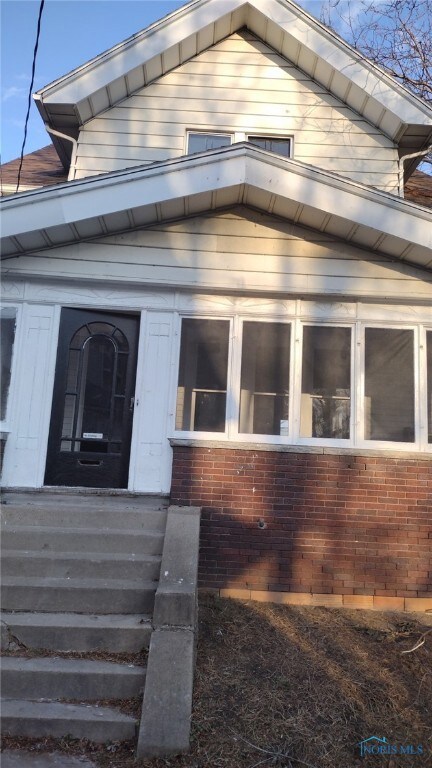 1025 Alden Ct, Toledo, OH 43609