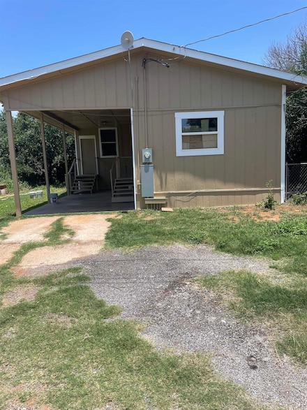 303 W Taylor St, Llano, TX 78643