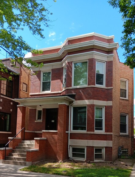 3042 W Eastwood Ave, Chicago, IL 60625