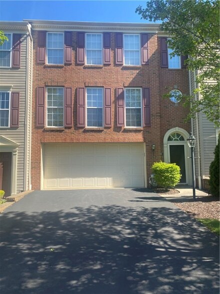1307 Michael Dr, Pittsburgh, PA 15227