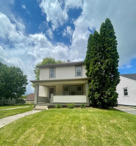 1925 Poinsette Dr, Fort Wayne, IN 46808