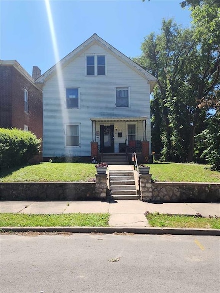 1118 Henry St, Saint Joseph, MO 64501