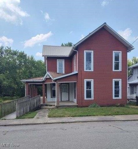 365 S Water St, Killbuck, OH 44637