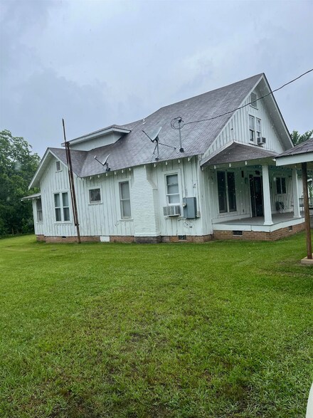 350 School St, Whelen Springs, AR 71743