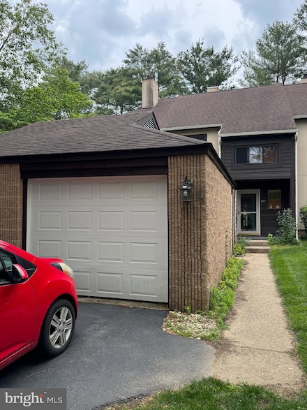 417 Stonegate Ct, Millersville, PA 17551