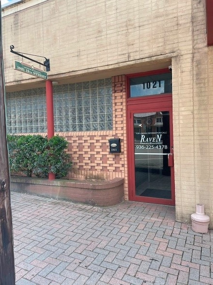 1021 12th St, Huntsville, TX 77340