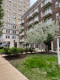 5316 Pershing Ave Unit 406, Saint Louis, MO 63112