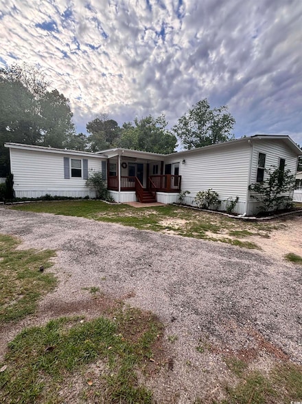 2463 Greenleaf Dr, Conway, SC 29526