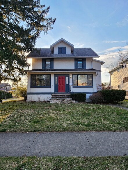 701 Harvard St, Wilmette, IL 60091