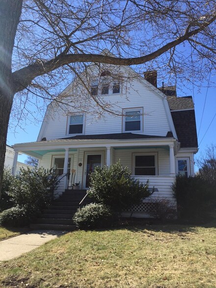 133 Grand View Ave, Quincy, MA 02170