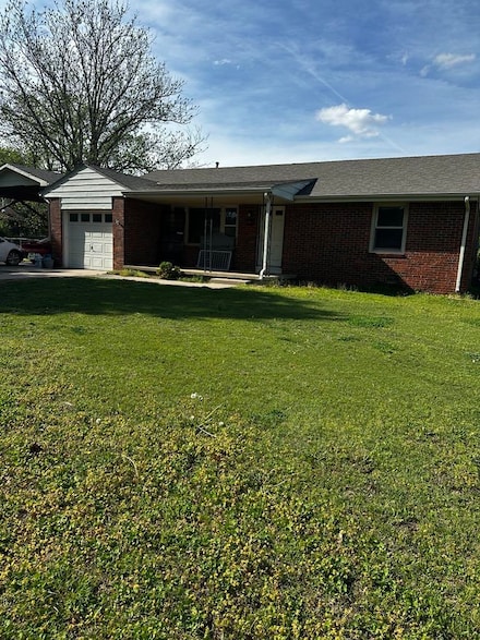 2200 W Lyman St, Wichita, KS 67204