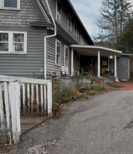 173 Leesville Rd, Moodus, CT 06469