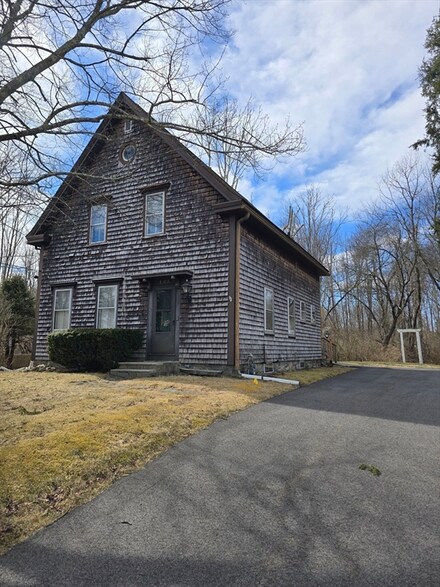 103 N Walker St, Taunton, MA 02780