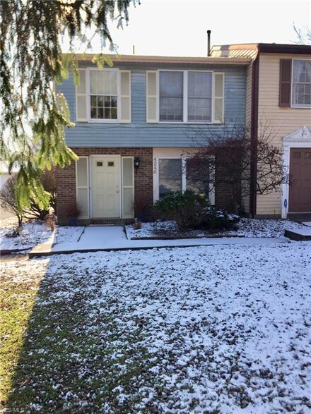 4246 Candlelight Dr SE, Warren, OH 44484