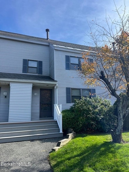 1 Rolling Hills Unit 10, Lenox, MA 01240