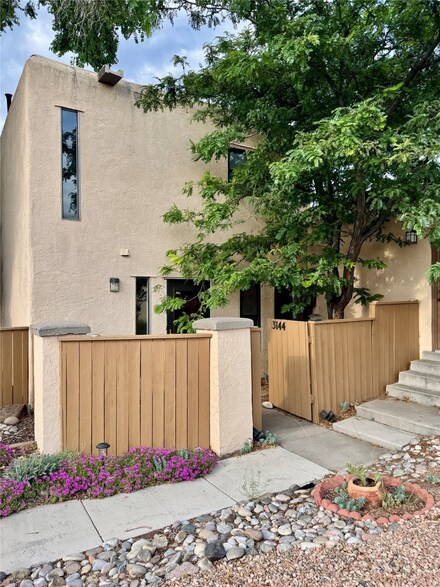 3144 Plaza Blanca, Santa Fe, NM 87507
