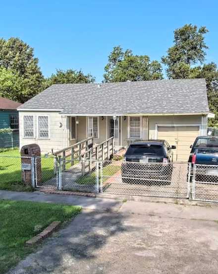 1130 Rouse St, Houston, TX 77020
