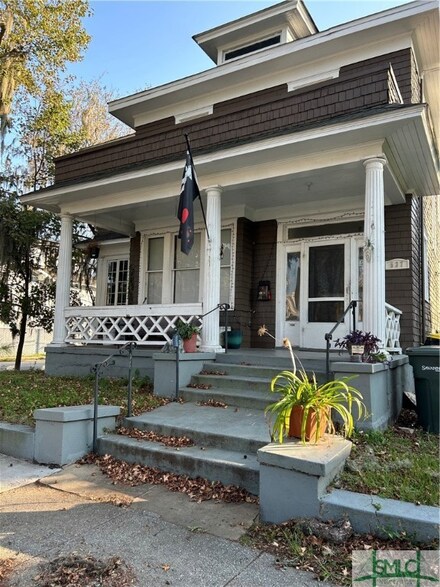 537 E 40th St, Savannah, GA 31401