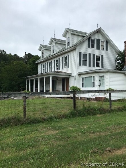 925 Bar Neck Rd, Port Haywood, VA 23138