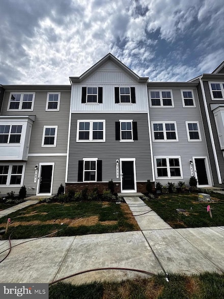 1233 Cedar Valley Rd, Ranson, WV 25438