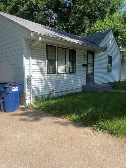 6811 Brower Ct, Saint Louis, MO 63134
