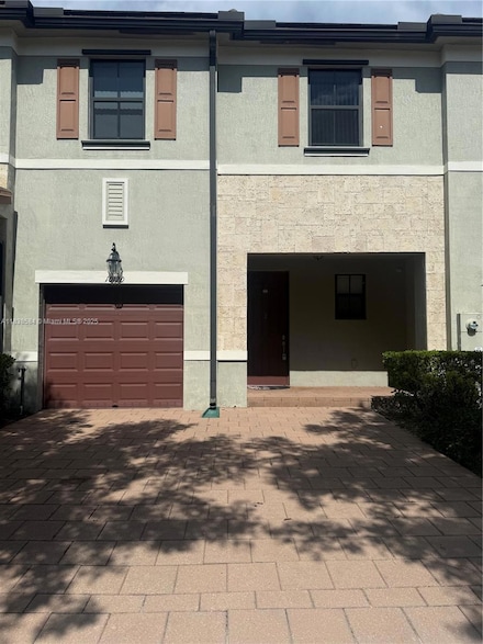 10120 W 32nd Ln, Hialeah, FL 33018
