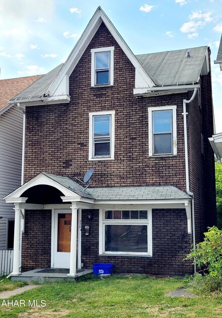 430 Crawford Ave, Altoona, PA 16602