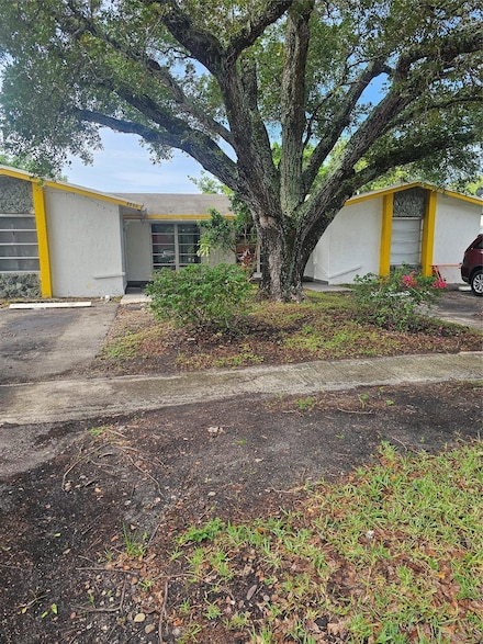 5890 NW 20th St, Lauderhill, FL 33313