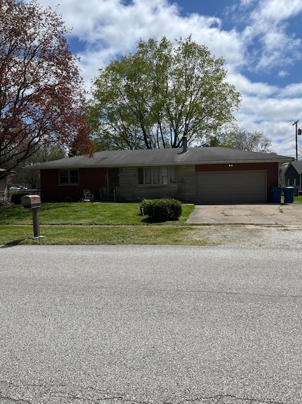 609 W Jefferson St, Kouts, IN 46347