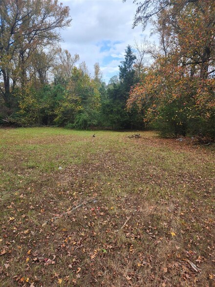 9960 Upper State Line Rd, Vivian, LA 71082