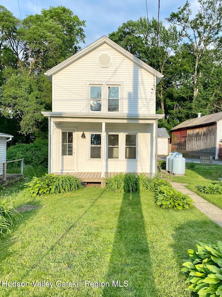 7 Elizabeth St, Red Hook, NY 12571