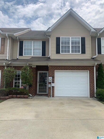 2025 Queens Ct, Moody, AL 35004