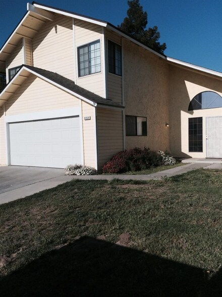 2353 N Carol Ave, Fresno, CA 93722