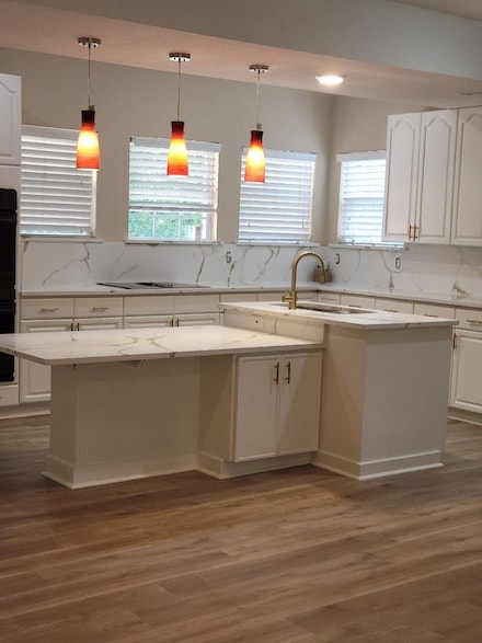 1820 W Pleasant Run Rd, Desoto, TX 75115