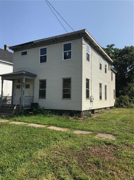 132 Eureka St, Syracuse, NY 13204