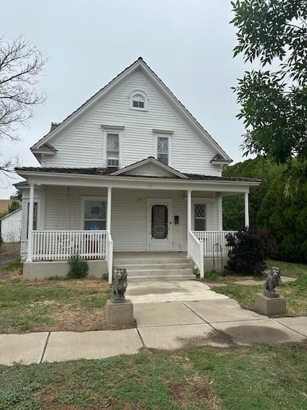 26 S Grant Ave, Liberal, KS 67901