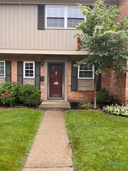 6534 Cornwall Ct, Sylvania, OH 43560