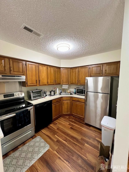 2304 Aspen Dr, Plainsboro, NJ 08536