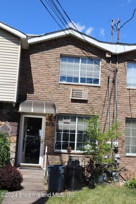 659 Tompkins Ave, Staten Island, NY 10305
