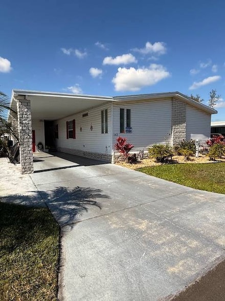 142 E Hampton Dr, Auburndale, FL 33823